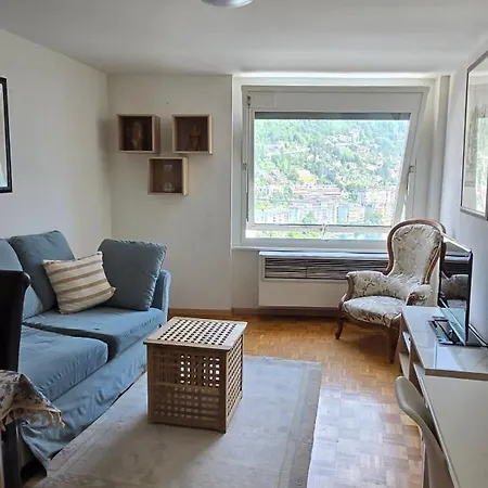 Centre, Vue Panoramique Sur Le Et Les Montagnes アパート *