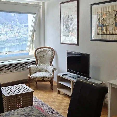 Centre, Vue Panoramique Sur Le Et Les Montagnes *