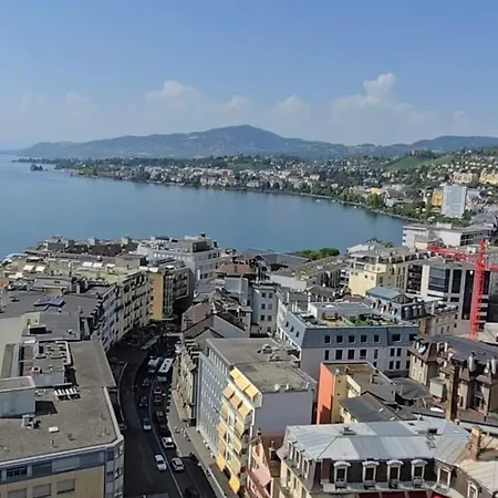 Centre, Vue Panoramique Sur Le Et Les Montagnes モントルー